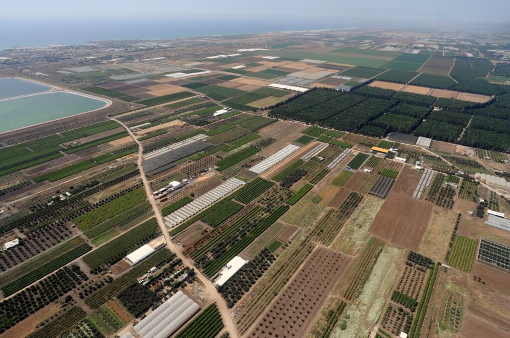 האם הקרקע נקייה ממזהמים? היוועצו בספקטרומטר שלכם! צילום ישראל מהאוויר: Jim Greenhill, flickr