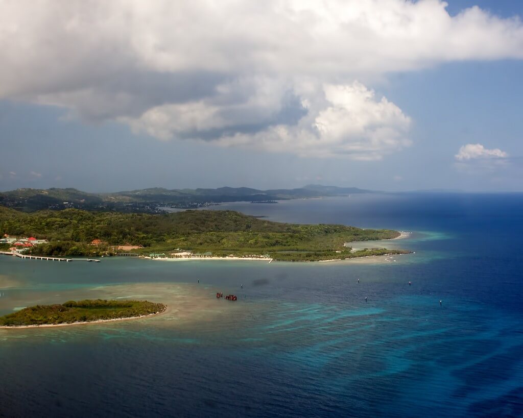 האי רואטן שלחופי הונדורס. צילום: stokes rx, Flickr
