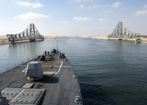 התעלה מפעילה סלקציה ראייתית. צילום: U.S. Navy 