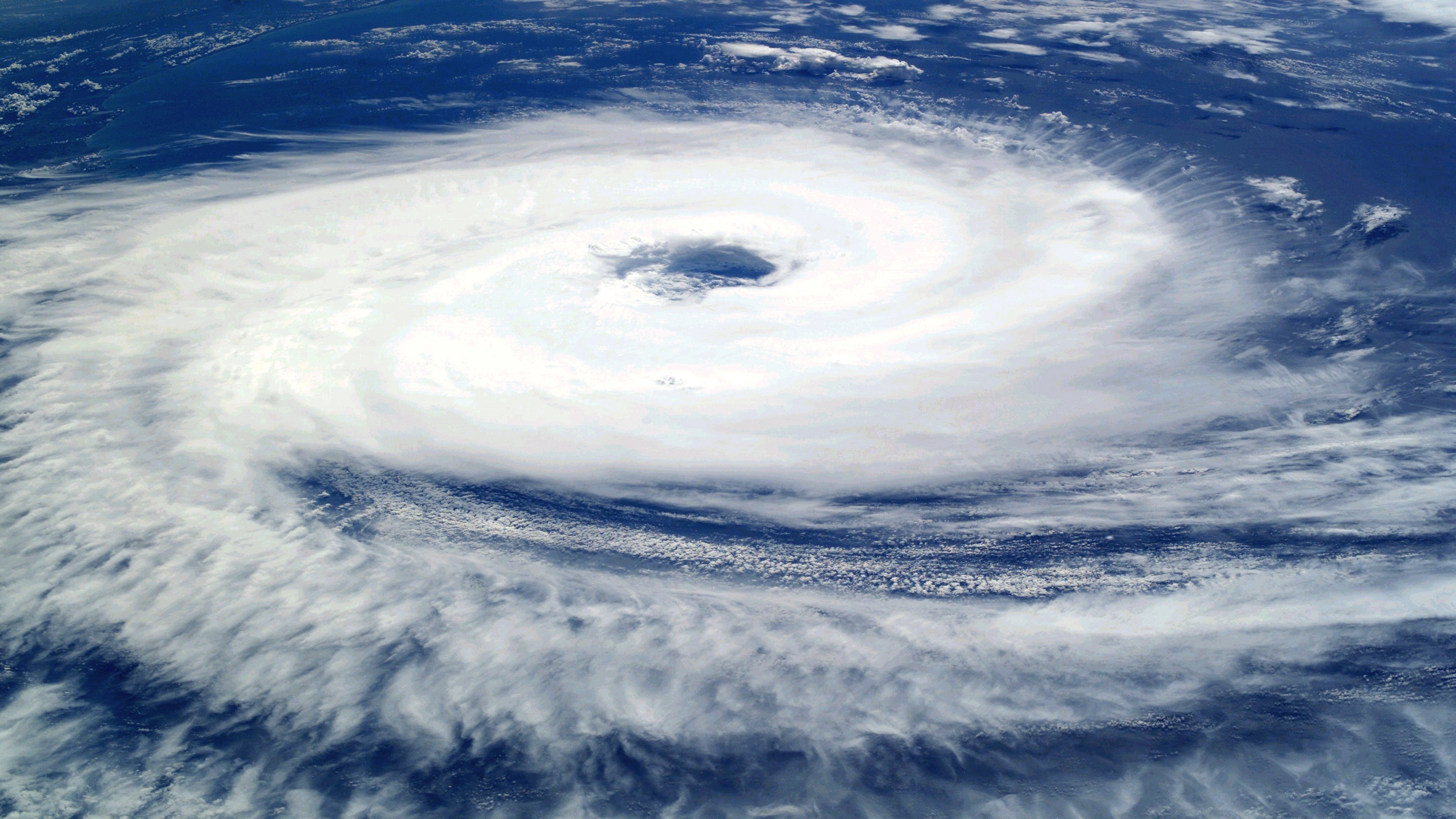 tropical cyclone catarina, march 26th 2004, cyclone for the iss