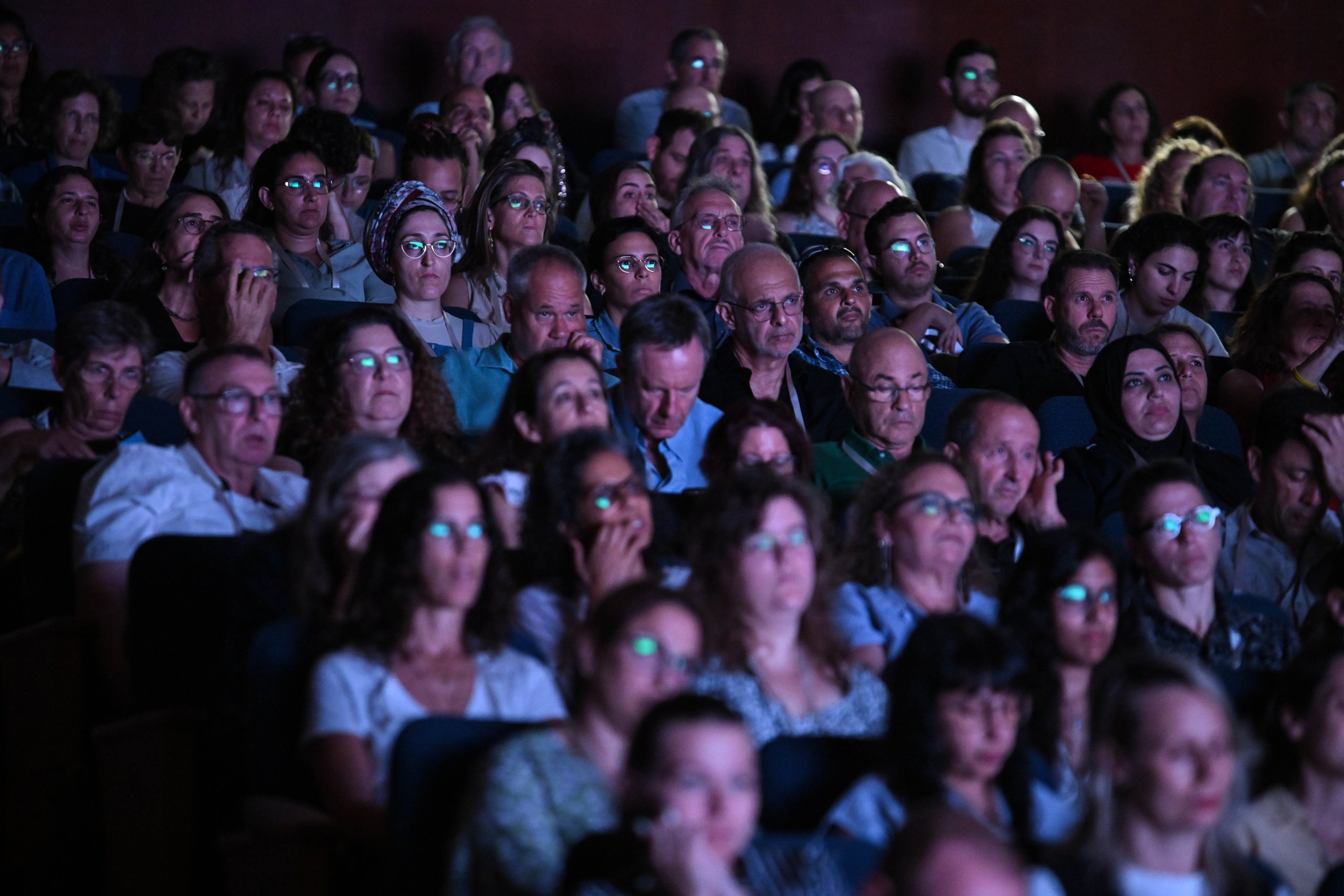 קהל במליאת הפתיחה. צילום: אלעד גוטמן
