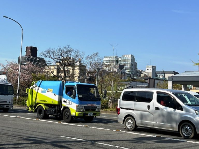 משאית זבל קטנה בקיוטו, יפן. צילום: ד"ר ריבה ולדמן