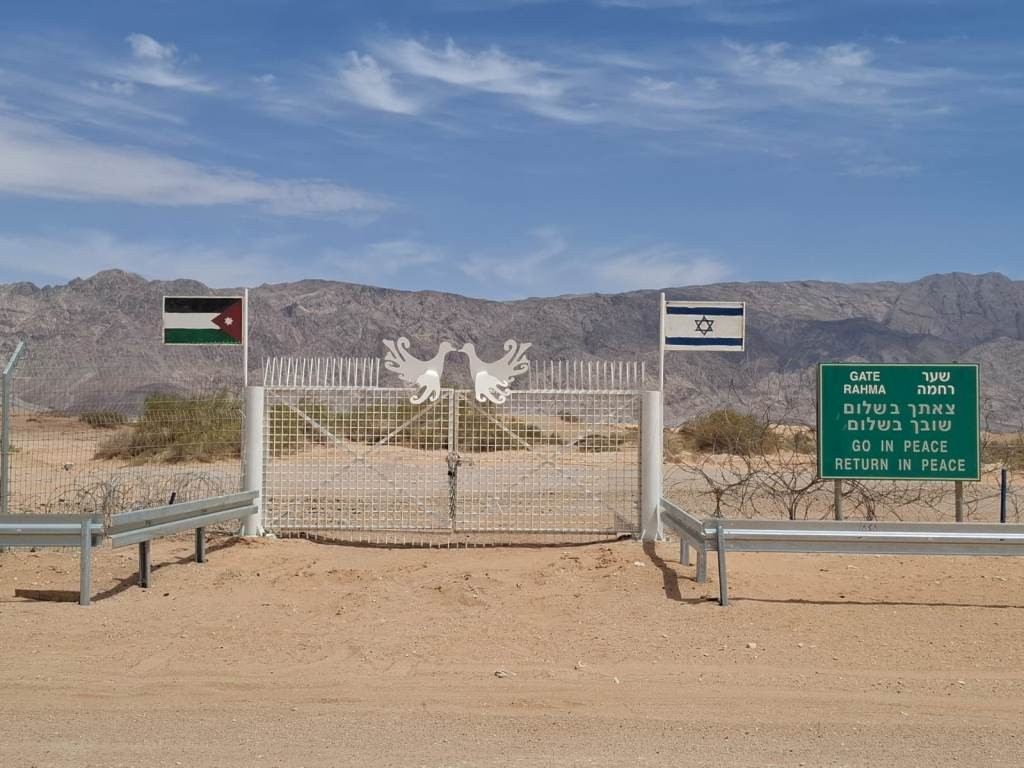 שער השלום בין ישראל לירדן, סמוך לקיבוץ יטבתה ולכפר רחמה. צילום: ניצן שגב